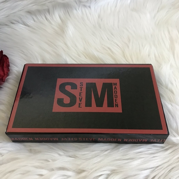 NWT STEVE MADDEN ZIP AROUND WALLET WRISTLET CASE - Picture 7 of 9